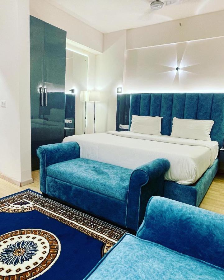 אפרטהוטל Neel Skye - Couple Friendly - Dlf My Pad, Gomtinagar , לקנאו מראה חיצוני תמונה