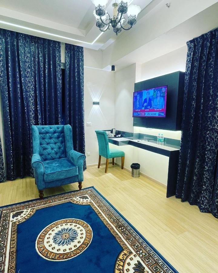 אפרטהוטל Neel Skye - Couple Friendly - Dlf My Pad, Gomtinagar , לקנאו מראה חיצוני תמונה