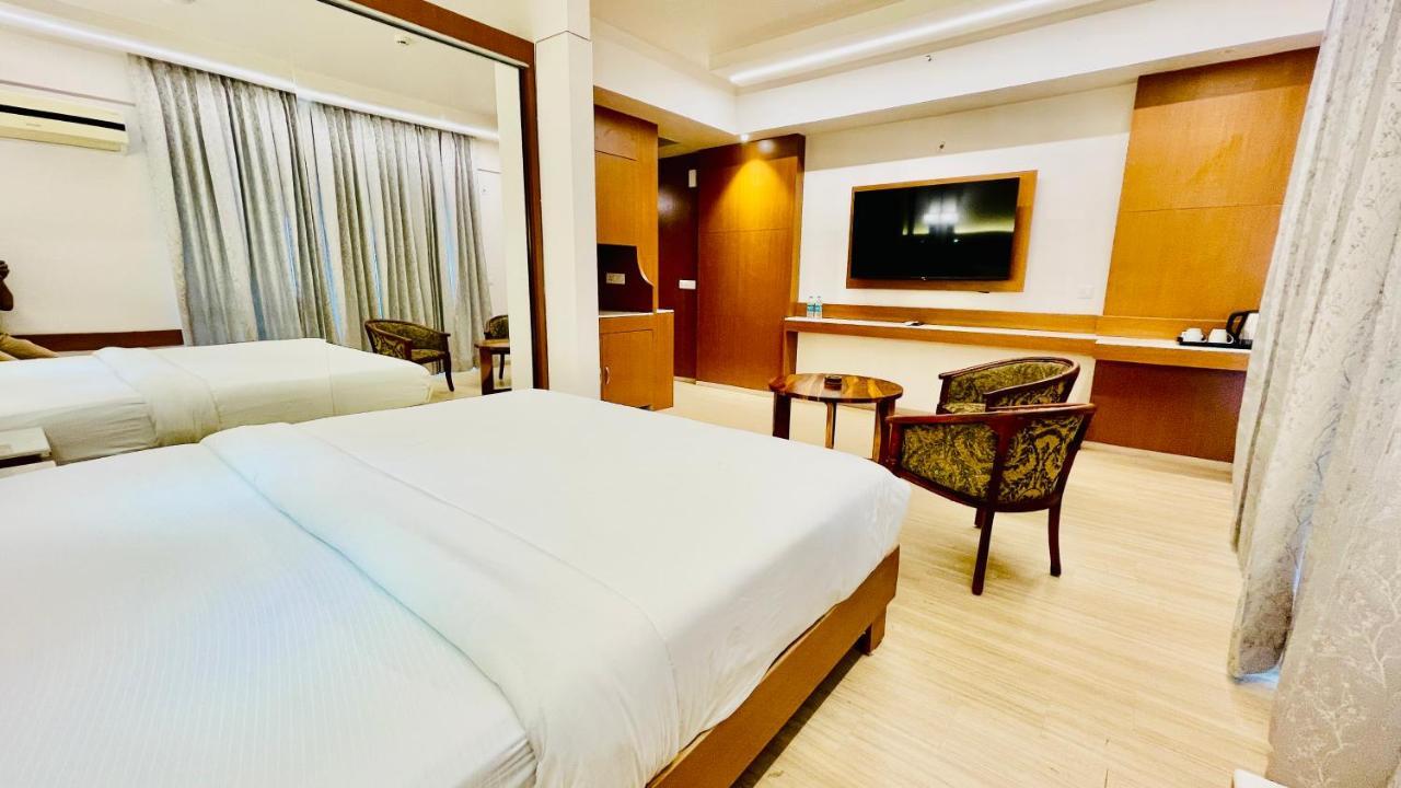 אפרטהוטל Neel Skye - Couple Friendly - Dlf My Pad, Gomtinagar , לקנאו מראה חיצוני תמונה